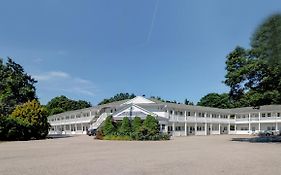 Hamilton Village Inn